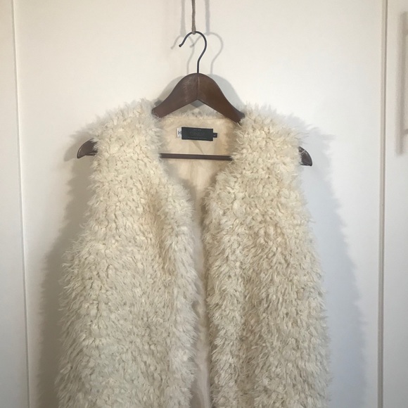 ONLY Cream and White Fur Vest - Picture 2 of 9